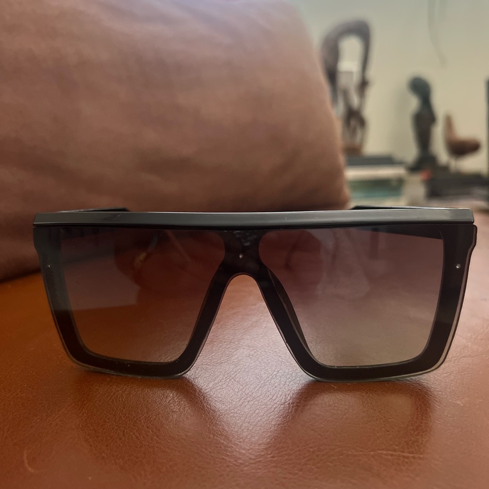 Stylish Black Sunglasses
